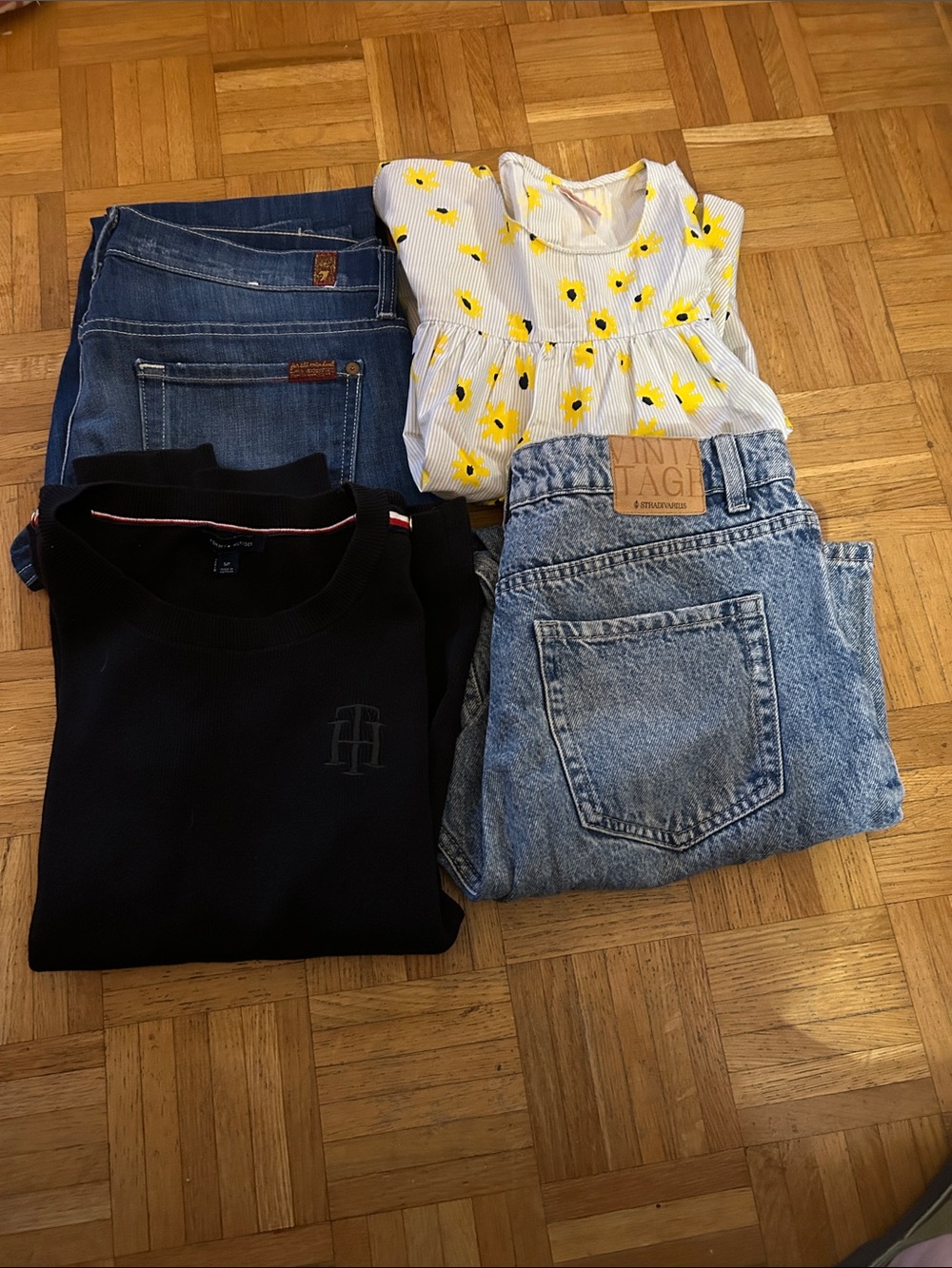 For All Mankind Jeans 
Stradivarius jeans Zara Top, Tommy Top